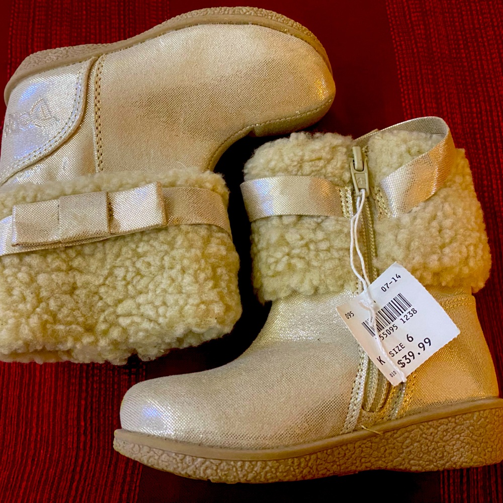 Dora Boots 6